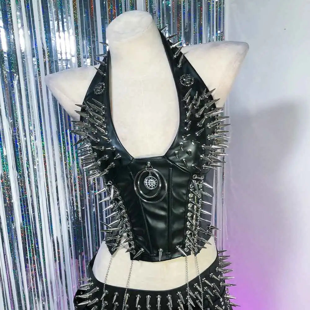 Goth Top Y2K Clothes Women's Tanks Emo Clothing Gothic Boho Tops with Spikes Punk Rock Teens Festival Spiked Bra Grunge T shirt